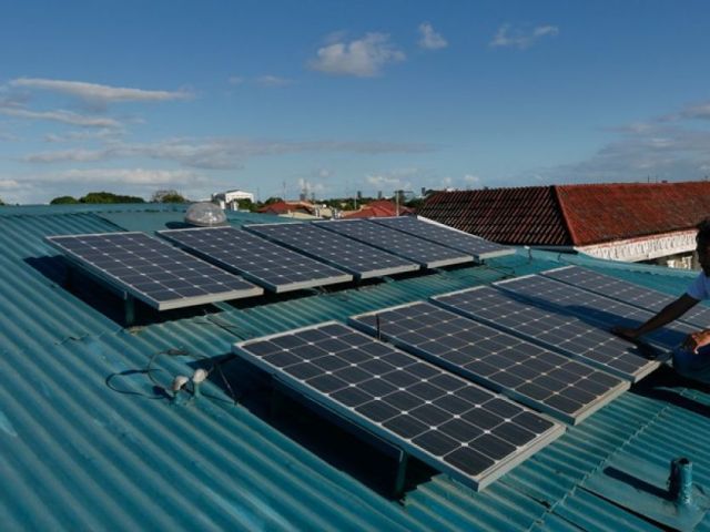 Smart Power India and Adani Solar collaborate to promote Solar Rooftop panels in Rural India