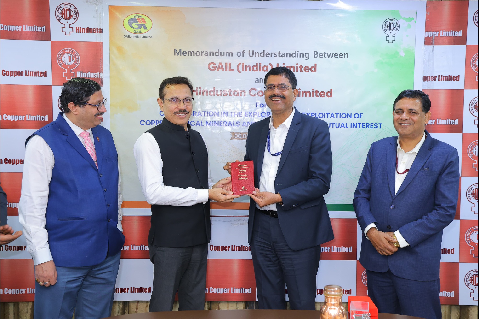Signing agreement between Gail India and Hindustan Copper