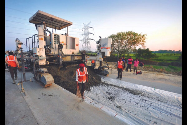 Centre’s push to clear stalled highway backlog by March 2026 Set to boost CE, Real Estate & Infrastructure Sectors Centre’s push to clear stalled highway backlog by March 2026 Set to boost CE, Real Estate & Infrastructure Sectors