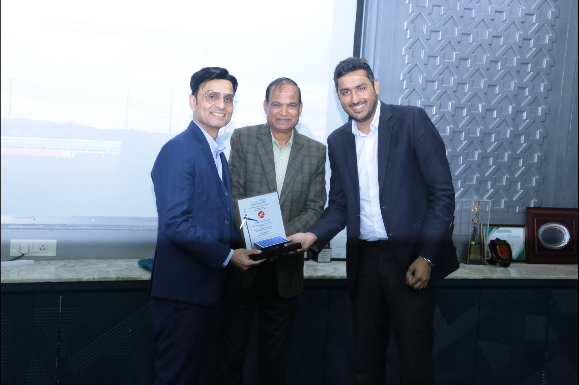 CleanMax Expands Partners with Sangam India for 30 MWp Solar and 20 MW Wind Hybrid Renewable Project