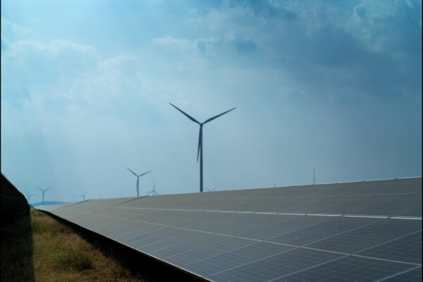 CleanMax partneres with GACL for a 160 MW+ Wind-Solar Hybrid Renewable Project