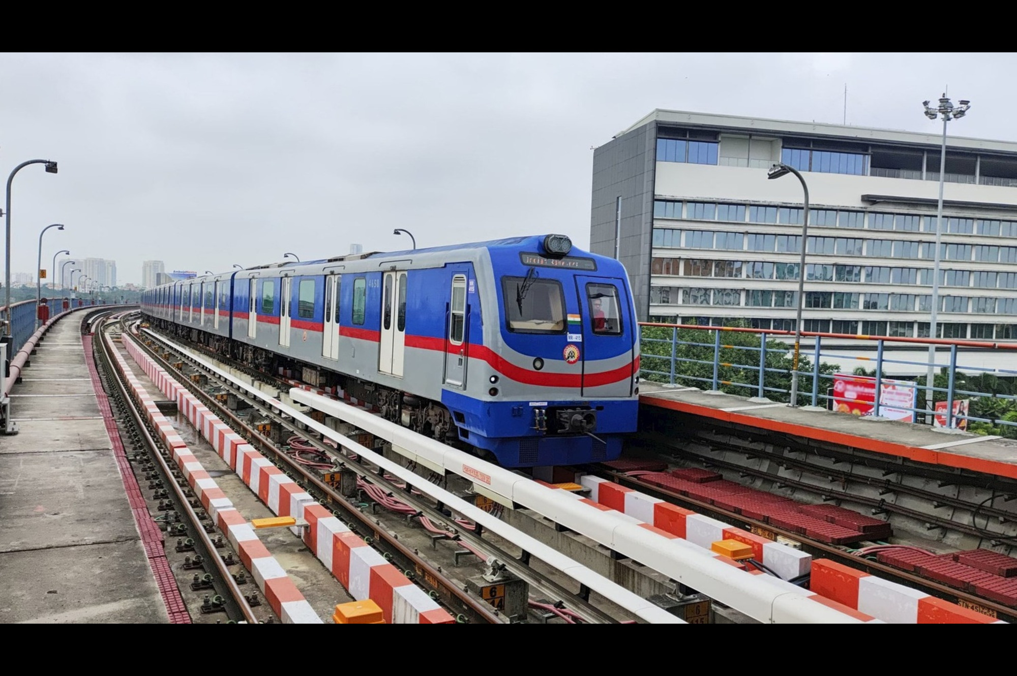 Kolkata Metro adopts ABB’s electrification and motion control solutions to enhance efficiency and reliability Kolkata Metro adopts ABB’s electrification and motion control solutions to enhance efficiency and reliability