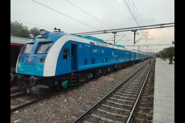 Indian Railways Flags Off India’s First Hydrogen Fuel Cell Train, Ushering in a New Era of Sustainable Rail Mobility Indian Railways Flags Off India’s First Hydrogen Fuel Cell Train, Ushering in a New Era of Sustainable Rail Mobility
